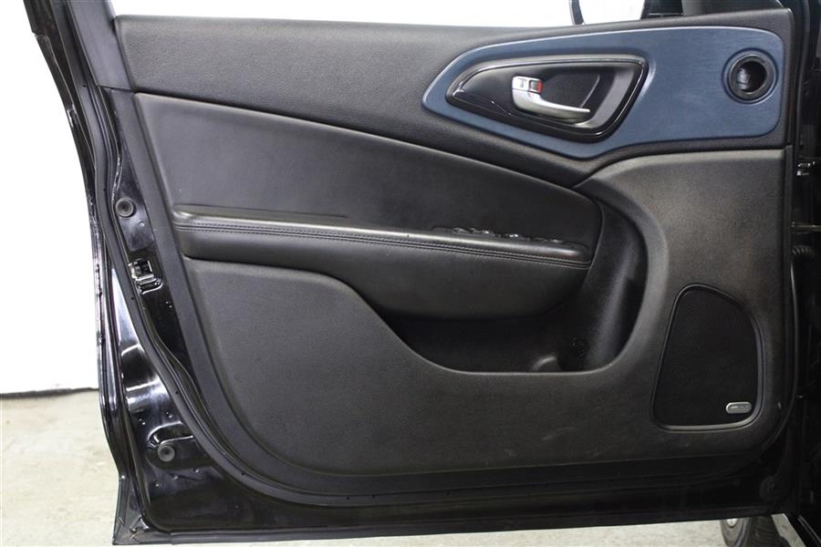 Used Chrysler 200 S 2015 | Fast Track Motors. Paterson, New Jersey Used Chrysler 200 S 2015 | Fast Track Motors. Paterson, New Jersey