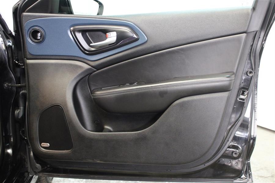 Used Chrysler 200 S 2015 | Fast Track Motors. Paterson, New Jersey Used Chrysler 200 S 2015 | Fast Track Motors. Paterson, New Jersey