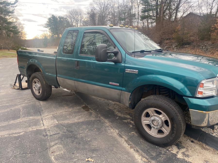 2006 Ford Super Duty F-350 SRW Supercab 142" XLT 4WD, available for sale in Hampton, Connecticut | VIP on 6 LLC. Hampton, Connecticut