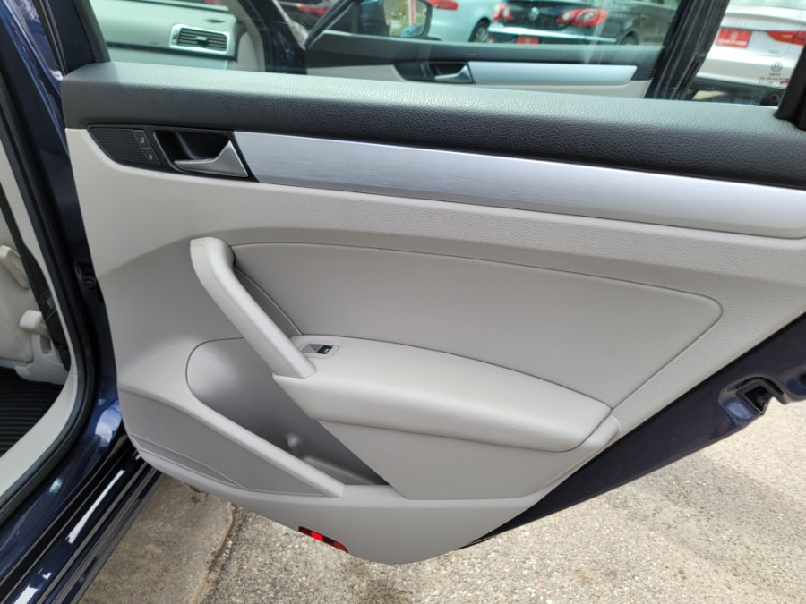 Used Volkswagen Passat 4dr Sdn 2.0L DSG TDI SE w/Sunroof & Nav 2013 | House of Cars. Watertown, Connecticut Used Volkswagen Passat 4dr Sdn 2.0L DSG TDI SE w/Sunroof & Nav 2013 | House of Cars. Watertown, Connecticut