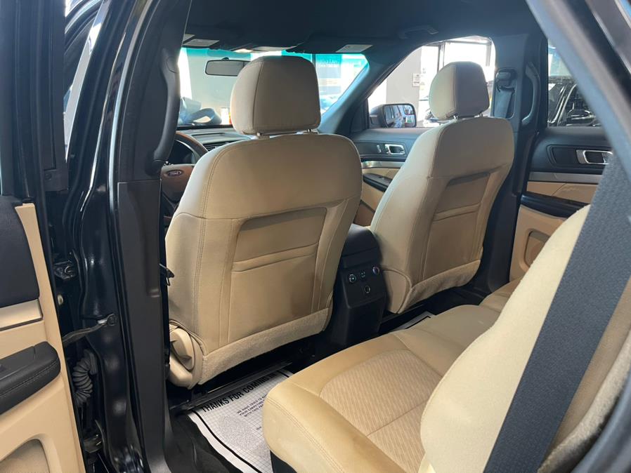 Used Ford Explorer FWD 4dr Base 2016 | 5 Towns Drive. Inwood, New York Used Ford Explorer FWD 4dr Base 2016 | 5 Towns Drive. Inwood, New York
