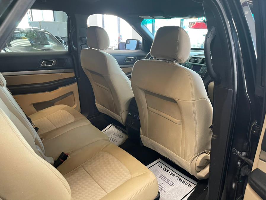 Used Ford Explorer FWD 4dr Base 2016 | 5 Towns Drive. Inwood, New York Used Ford Explorer FWD 4dr Base 2016 | 5 Towns Drive. Inwood, New York