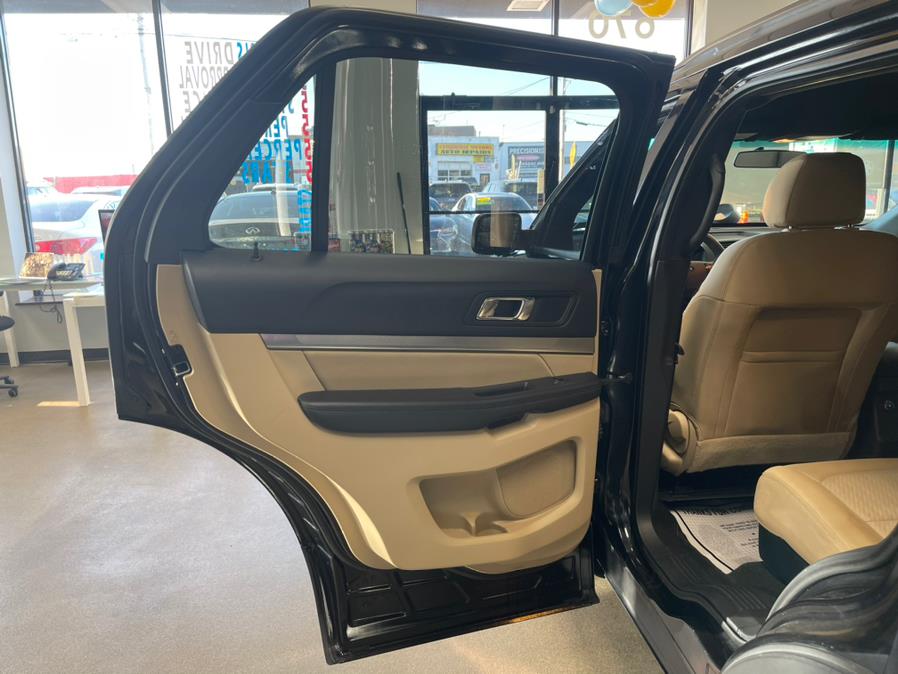 Used Ford Explorer FWD 4dr Base 2016 | 5 Towns Drive. Inwood, New York Used Ford Explorer FWD 4dr Base 2016 | 5 Towns Drive. Inwood, New York