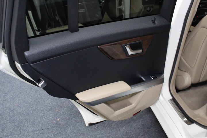 2012 Mercedes-Benz GLK-Class 4MATIC 4dr GLK350, available for sale in Plainville, Connecticut | New England Auto Sales LLC. Plainville, Connecticut 2012 Mercedes-Benz GLK-Class 4MATIC 4dr GLK350, available for sale in Plainville, Connecticut | New England Auto Sales LLC. Plainville, Connecticut