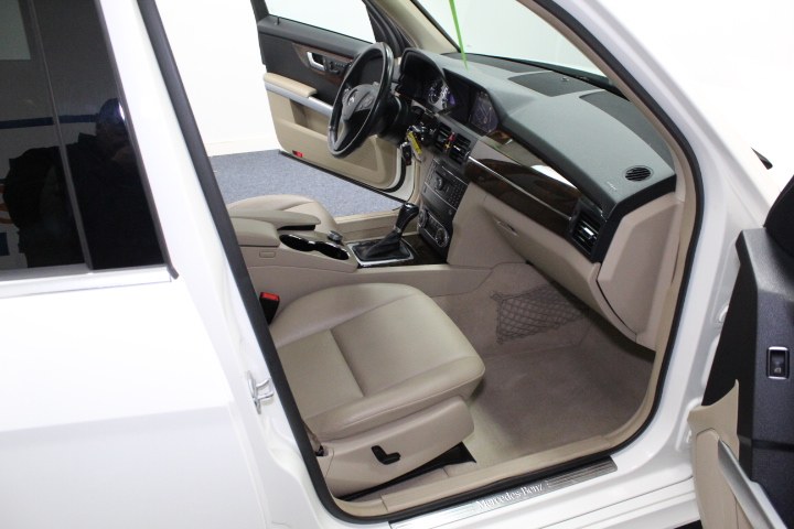 2012 Mercedes-Benz GLK-Class 4MATIC 4dr GLK350, available for sale in Plainville, Connecticut | New England Auto Sales LLC. Plainville, Connecticut 2012 Mercedes-Benz GLK-Class 4MATIC 4dr GLK350, available for sale in Plainville, Connecticut | New England Auto Sales LLC. Plainville, Connecticut