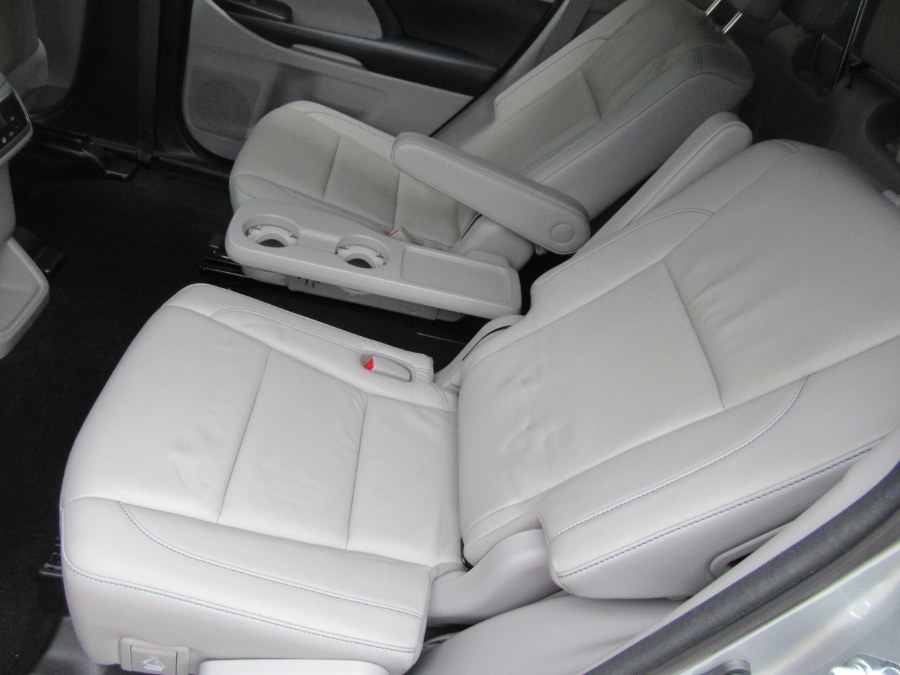 Used Toyota Highlander XLE V6 AWD (Natl) 2018 | Pepmore Auto Sales Inc.. Woodside, New York Used Toyota Highlander XLE V6 AWD (Natl) 2018 | Pepmore Auto Sales Inc.. Woodside, New York
