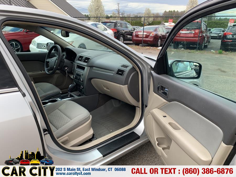 2012 Ford Fusion 4dr Sdn SE FWD, available for sale in East Windsor, Connecticut | Car City LLC. East Windsor, Connecticut 2012 Ford Fusion 4dr Sdn SE FWD, available for sale in East Windsor, Connecticut | Car City LLC. East Windsor, Connecticut