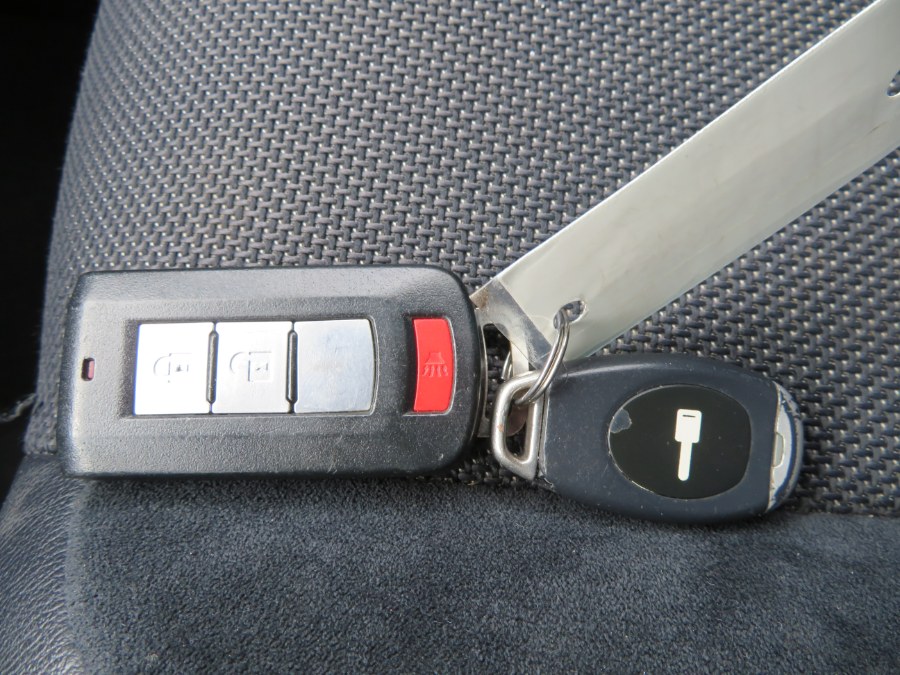 Used Mitsubishi Outlander 4WD 4dr SE 2011 | Auto Match LLC. Waterbury, Connecticut Used Mitsubishi Outlander 4WD 4dr SE 2011 | Auto Match LLC. Waterbury, Connecticut