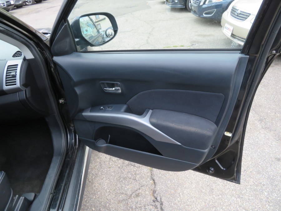 Used Mitsubishi Outlander 4WD 4dr SE 2011 | Auto Match LLC. Waterbury, Connecticut Used Mitsubishi Outlander 4WD 4dr SE 2011 | Auto Match LLC. Waterbury, Connecticut