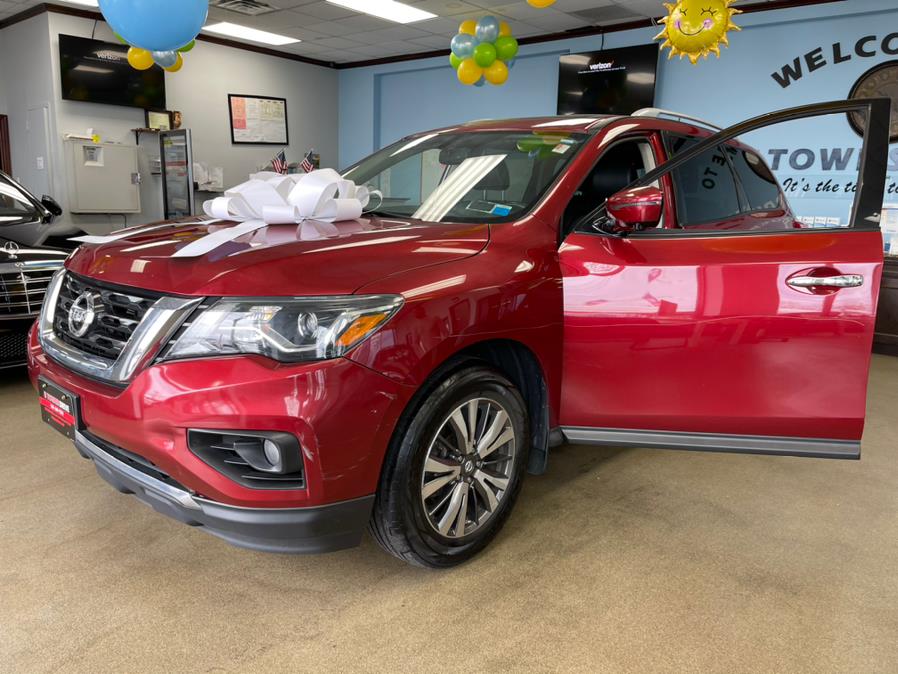 Used Nissan Pathfinder 4x4 SL 2017 | 5 Towns Drive. Inwood, New York Used Nissan Pathfinder 4x4 SL 2017 | 5 Towns Drive. Inwood, New York