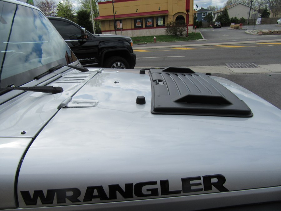 2012 Jeep Wrangler Unlimited 4WD 4dr Altitude, available for sale in Little Ferry, New Jersey | Royalty Auto Sales. Little Ferry, New Jersey 2012 Jeep Wrangler Unlimited 4WD 4dr Altitude, available for sale in Little Ferry, New Jersey | Royalty Auto Sales. Little Ferry, New Jersey