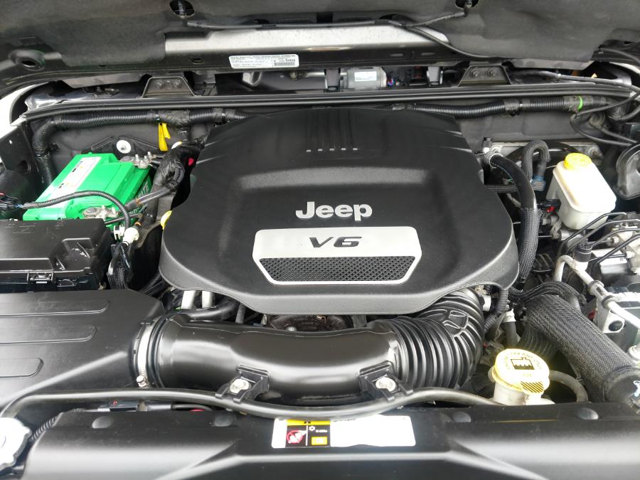 2014 Jeep Wrangler Unlimited 4WD 4dr Sahara, available for sale in Wantagh, New York | Alpine Motors Inc. Wantagh, New York 2014 Jeep Wrangler Unlimited 4WD 4dr Sahara, available for sale in Wantagh, New York | Alpine Motors Inc. Wantagh, New York