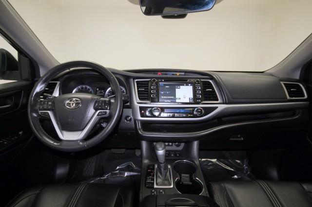 Used Toyota Highlander SE AWD w/ Navi & rearCam 2018 | Car Revolution. Maple Shade, New Jersey Used Toyota Highlander SE AWD w/ Navi & rearCam 2018 | Car Revolution. Maple Shade, New Jersey