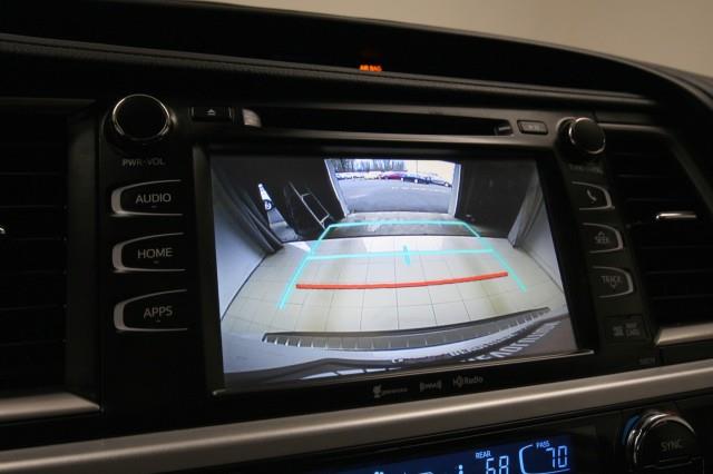 Used Toyota Highlander SE AWD w/ Navi & rearCam 2018 | Car Revolution. Maple Shade, New Jersey Used Toyota Highlander SE AWD w/ Navi & rearCam 2018 | Car Revolution. Maple Shade, New Jersey