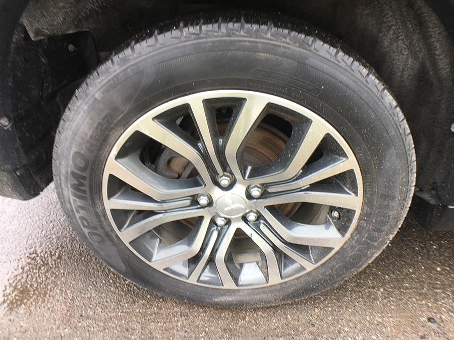 Used Mitsubishi Outlander 4WD 4dr SE 2016 | Smart Buy Auto Sales, LLC. Wallingford, Connecticut Used Mitsubishi Outlander 4WD 4dr SE 2016 | Smart Buy Auto Sales, LLC. Wallingford, Connecticut