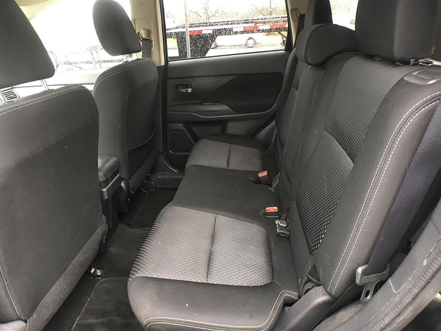 Used Mitsubishi Outlander 4WD 4dr SE 2016 | Smart Buy Auto Sales, LLC. Wallingford, Connecticut Used Mitsubishi Outlander 4WD 4dr SE 2016 | Smart Buy Auto Sales, LLC. Wallingford, Connecticut