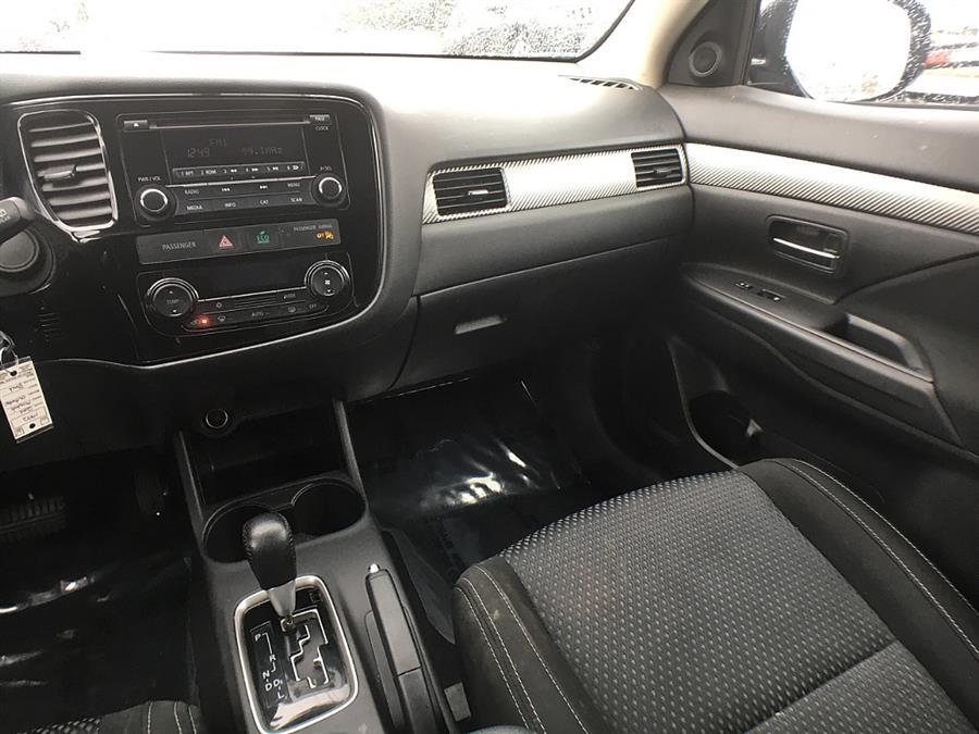 Used Mitsubishi Outlander 4WD 4dr SE 2016 | Smart Buy Auto Sales, LLC. Wallingford, Connecticut Used Mitsubishi Outlander 4WD 4dr SE 2016 | Smart Buy Auto Sales, LLC. Wallingford, Connecticut