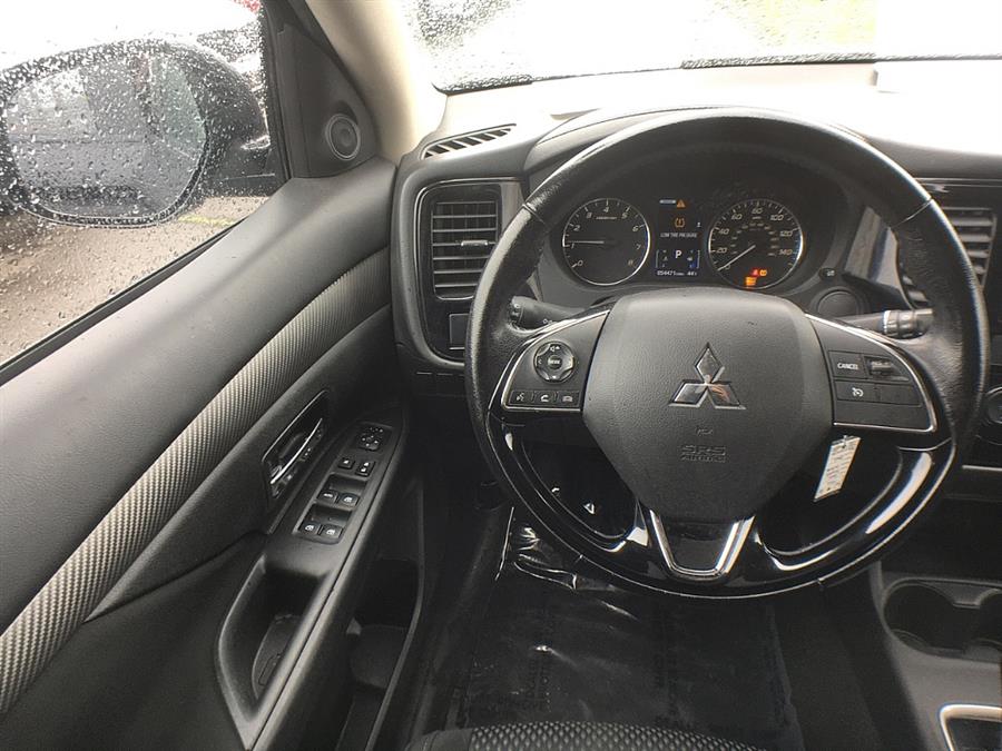 Used Mitsubishi Outlander 4WD 4dr SE 2016 | Smart Buy Auto Sales, LLC. Wallingford, Connecticut Used Mitsubishi Outlander 4WD 4dr SE 2016 | Smart Buy Auto Sales, LLC. Wallingford, Connecticut