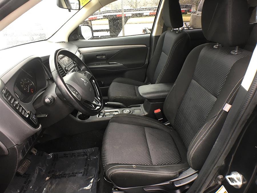 Used Mitsubishi Outlander 4WD 4dr SE 2016 | Smart Buy Auto Sales, LLC. Wallingford, Connecticut Used Mitsubishi Outlander 4WD 4dr SE 2016 | Smart Buy Auto Sales, LLC. Wallingford, Connecticut