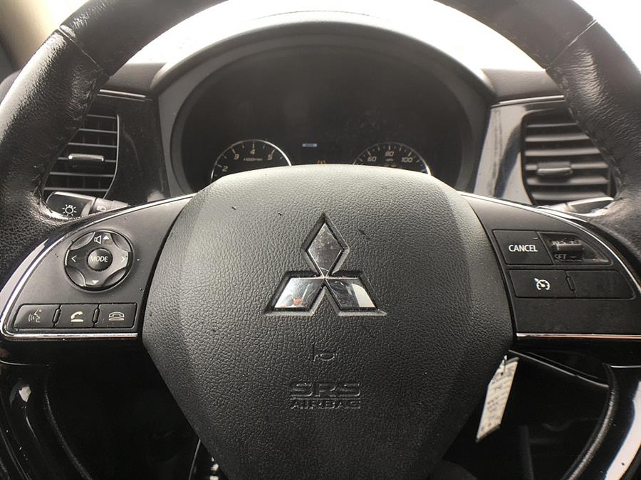 Used Mitsubishi Outlander 4WD 4dr SE 2016 | Smart Buy Auto Sales, LLC. Wallingford, Connecticut Used Mitsubishi Outlander 4WD 4dr SE 2016 | Smart Buy Auto Sales, LLC. Wallingford, Connecticut