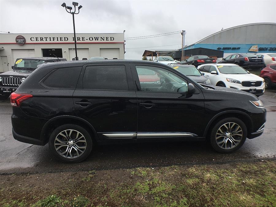 Used Mitsubishi Outlander 4WD 4dr SE 2016 | Smart Buy Auto Sales, LLC. Wallingford, Connecticut Used Mitsubishi Outlander 4WD 4dr SE 2016 | Smart Buy Auto Sales, LLC. Wallingford, Connecticut