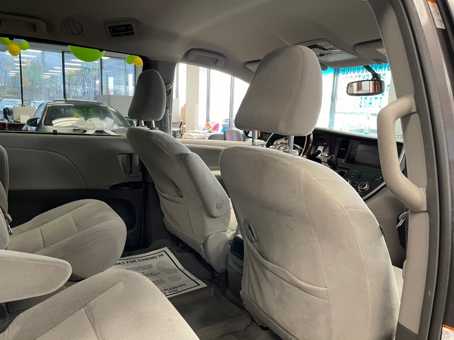 Used Toyota Sienna 5dr 7-Pass Van LE AAS FWD (Natl) 2015 | 5 Towns Drive. Inwood, New York Used Toyota Sienna 5dr 7-Pass Van LE AAS FWD (Natl) 2015 | 5 Towns Drive. Inwood, New York