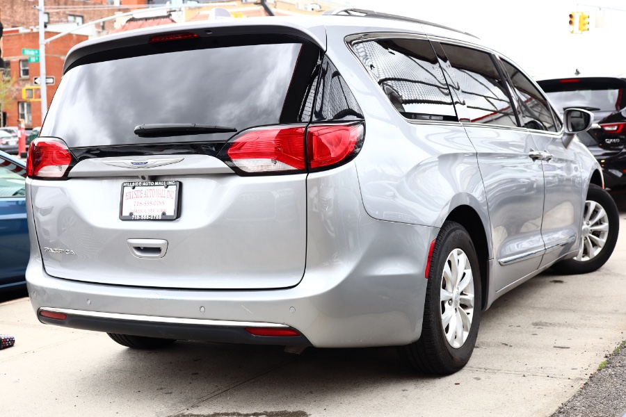 Used Chrysler Pacifica Touring L FWD 2018 | Hillside Auto Mall Inc.. Jamaica, New York Used Chrysler Pacifica Touring L FWD 2018 | Hillside Auto Mall Inc.. Jamaica, New York