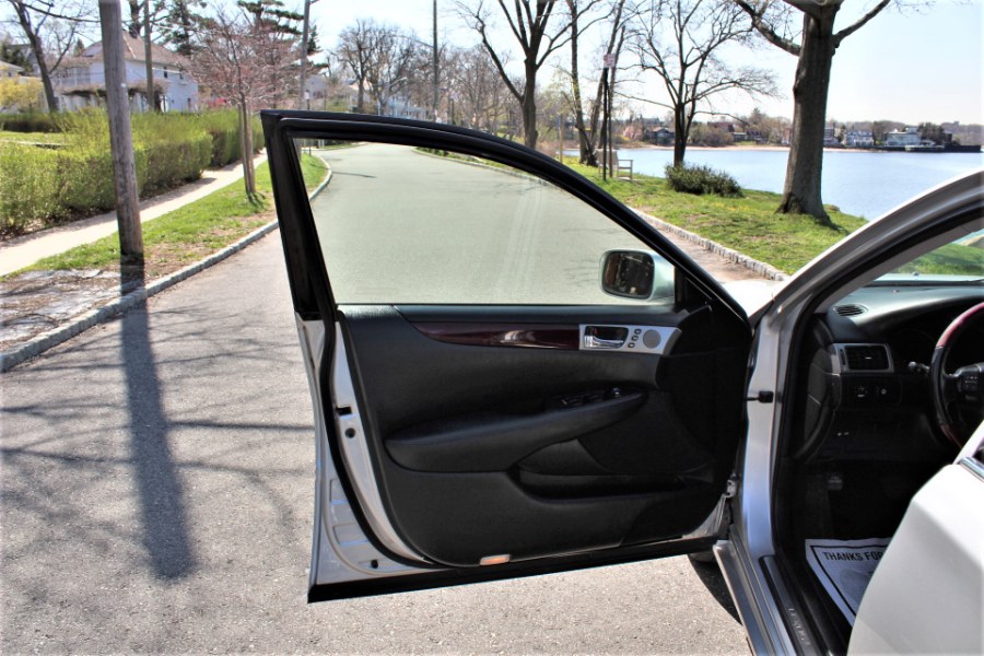 2005 Lexus ES 330 4dr Sdn, available for sale in Great Neck, New York | Great Neck Car Buyers & Sellers. Great Neck, New York 2005 Lexus ES 330 4dr Sdn, available for sale in Great Neck, New York | Great Neck Car Buyers & Sellers. Great Neck, New York