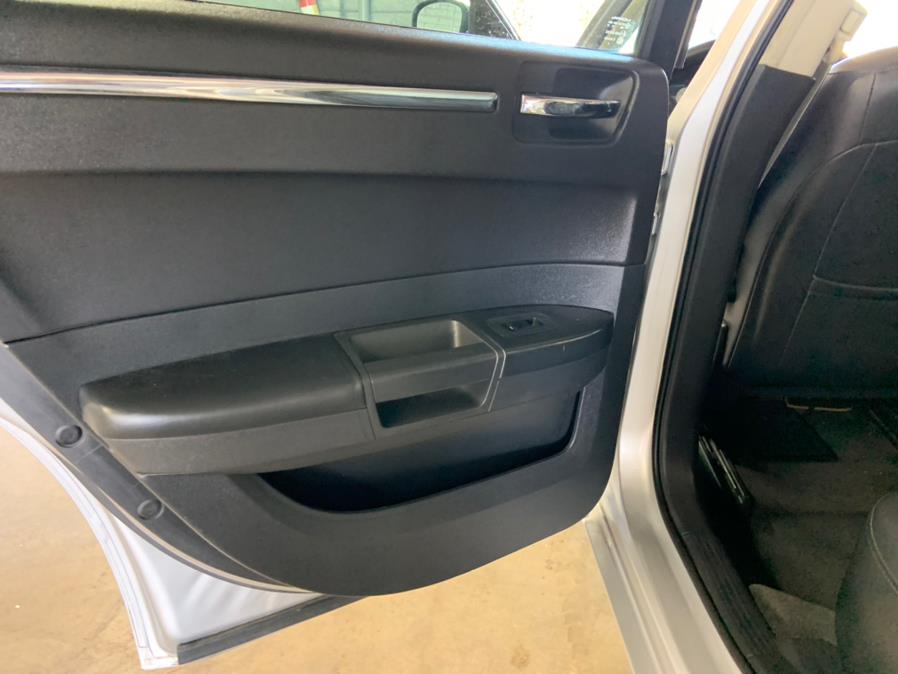 Used Chrysler 300 4dr Sdn Touring Signature RWD 2010 | U Save Auto Auction. Garden Grove, California Used Chrysler 300 4dr Sdn Touring Signature RWD 2010 | U Save Auto Auction. Garden Grove, California