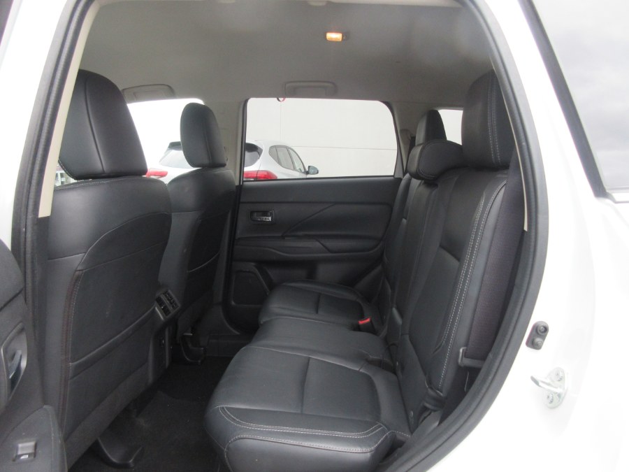 2019 Mitsubishi Outlander SEL FWD, available for sale in Linden, New Jersey | Route 27 Auto Mall. Linden, New Jersey 2019 Mitsubishi Outlander SEL FWD, available for sale in Linden, New Jersey | Route 27 Auto Mall. Linden, New Jersey