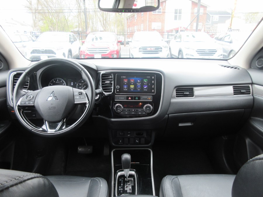 2019 Mitsubishi Outlander SEL FWD, available for sale in Linden, New Jersey | Route 27 Auto Mall. Linden, New Jersey 2019 Mitsubishi Outlander SEL FWD, available for sale in Linden, New Jersey | Route 27 Auto Mall. Linden, New Jersey