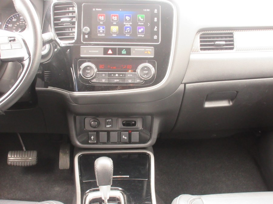 2019 Mitsubishi Outlander SEL FWD, available for sale in Linden, New Jersey | Route 27 Auto Mall. Linden, New Jersey 2019 Mitsubishi Outlander SEL FWD, available for sale in Linden, New Jersey | Route 27 Auto Mall. Linden, New Jersey