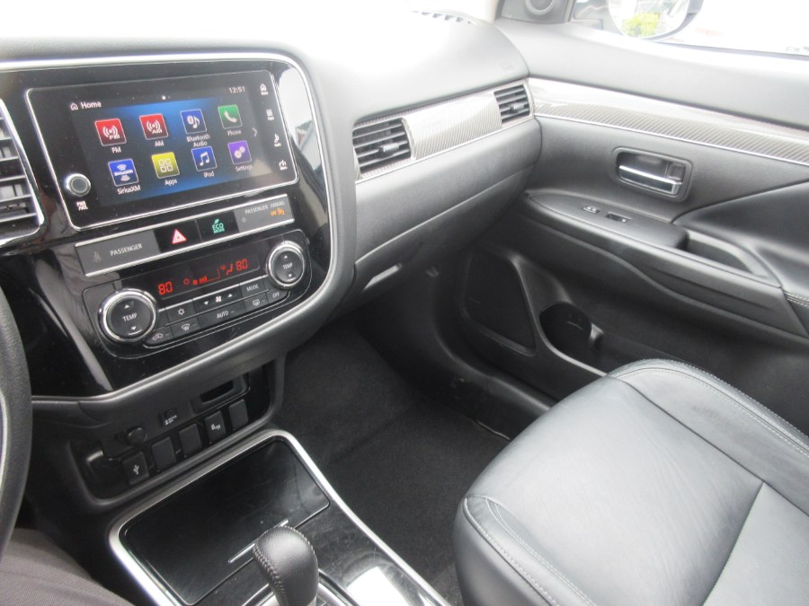 2019 Mitsubishi Outlander SEL FWD, available for sale in Linden, New Jersey | Route 27 Auto Mall. Linden, New Jersey 2019 Mitsubishi Outlander SEL FWD, available for sale in Linden, New Jersey | Route 27 Auto Mall. Linden, New Jersey