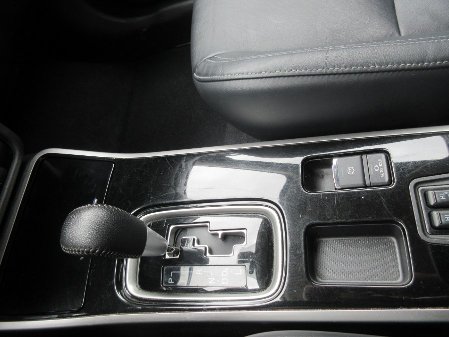 2019 Mitsubishi Outlander SEL FWD, available for sale in Linden, New Jersey | Route 27 Auto Mall. Linden, New Jersey 2019 Mitsubishi Outlander SEL FWD, available for sale in Linden, New Jersey | Route 27 Auto Mall. Linden, New Jersey