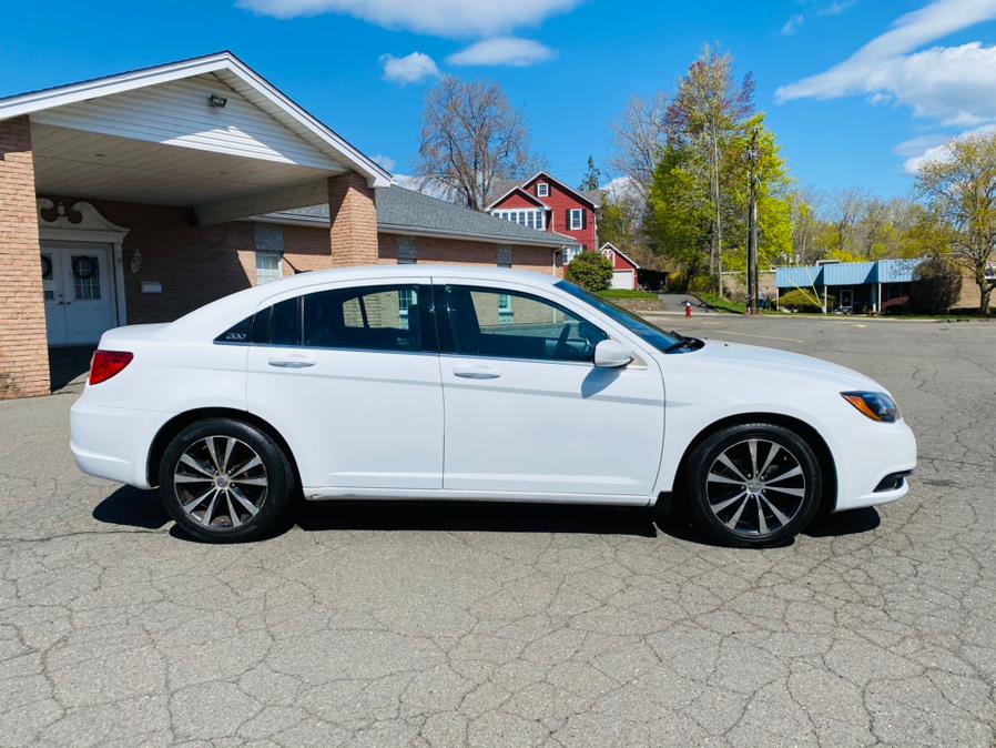 2013 Chrysler 200 4dr Sdn Limited, available for sale in New Britain, Connecticut | Supreme Automotive. New Britain, Connecticut 2013 Chrysler 200 4dr Sdn Limited, available for sale in New Britain, Connecticut | Supreme Automotive. New Britain, Connecticut