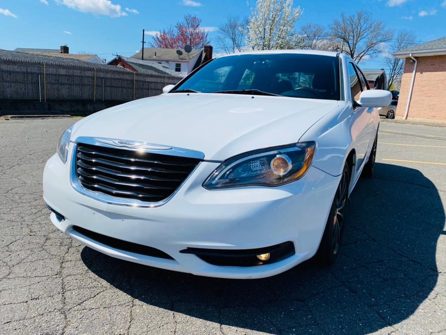 2013 Chrysler 200 4dr Sdn Limited, available for sale in New Britain, Connecticut | Supreme Automotive. New Britain, Connecticut 2013 Chrysler 200 4dr Sdn Limited, available for sale in New Britain, Connecticut | Supreme Automotive. New Britain, Connecticut