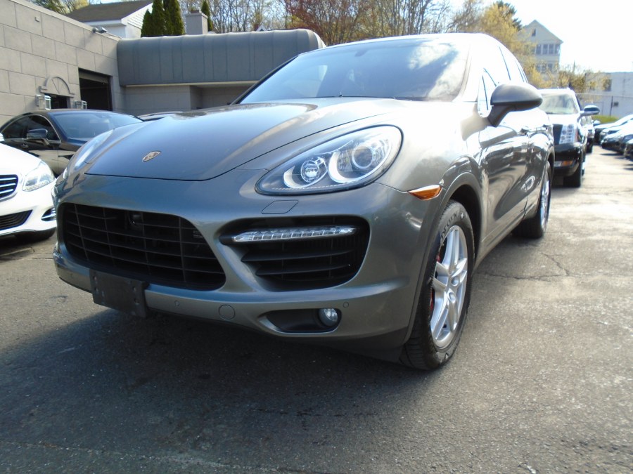 2013 Porsche Cayenne AWD 4dr Turbo, available for sale in Waterbury, Connecticut | Jim Juliani Motors. Waterbury, Connecticut 2013 Porsche Cayenne AWD 4dr Turbo, available for sale in Waterbury, Connecticut | Jim Juliani Motors. Waterbury, Connecticut