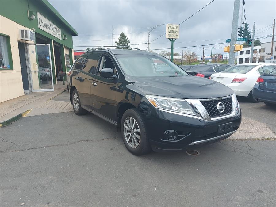 2013 Nissan Pathfinder 4WD 4dr SV, available for sale in West Hartford, Connecticut | Chadrad Motors llc. West Hartford, Connecticut