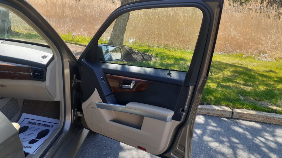 2010 Mercedes-Benz GLK-Class 4MATIC 4dr GLK350, available for sale in Revere, Massachusetts | Wonderland Auto. Revere, Massachusetts 2010 Mercedes-Benz GLK-Class 4MATIC 4dr GLK350, available for sale in Revere, Massachusetts | Wonderland Auto. Revere, Massachusetts