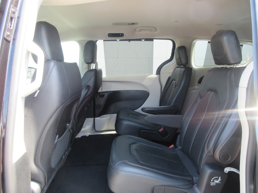 2019 Chrysler Pacifica Touring L FWD, available for sale in Linden, New Jersey | Route 27 Auto Mall. Linden, New Jersey 2019 Chrysler Pacifica Touring L FWD, available for sale in Linden, New Jersey | Route 27 Auto Mall. Linden, New Jersey