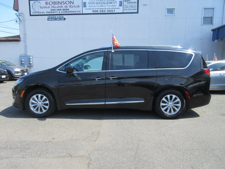 2019 Chrysler Pacifica Touring L FWD, available for sale in Linden, New Jersey | Route 27 Auto Mall. Linden, New Jersey 2019 Chrysler Pacifica Touring L FWD, available for sale in Linden, New Jersey | Route 27 Auto Mall. Linden, New Jersey