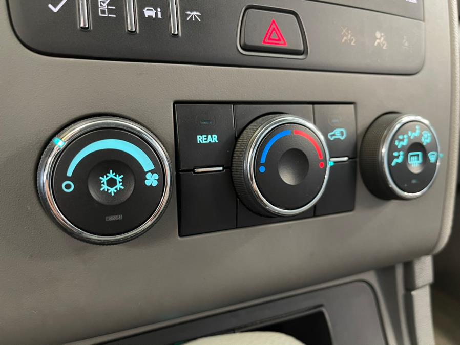 Used Chevrolet Traverse AWD 4dr LS 2016 | 5 Towns Drive. Inwood, New York Used Chevrolet Traverse AWD 4dr LS 2016 | 5 Towns Drive. Inwood, New York