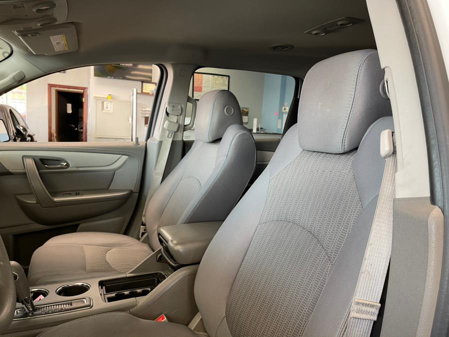 Used Chevrolet Traverse AWD 4dr LS 2016 | 5 Towns Drive. Inwood, New York Used Chevrolet Traverse AWD 4dr LS 2016 | 5 Towns Drive. Inwood, New York