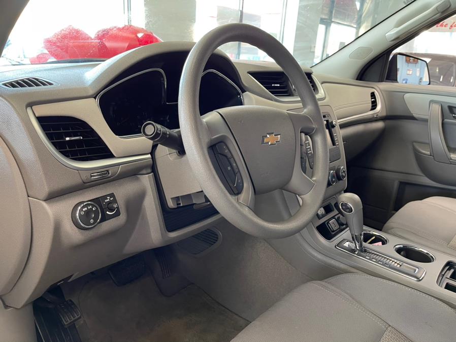 Used Chevrolet Traverse AWD 4dr LS 2016 | 5 Towns Drive. Inwood, New York Used Chevrolet Traverse AWD 4dr LS 2016 | 5 Towns Drive. Inwood, New York