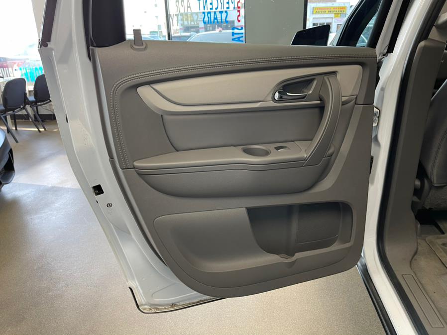 Used Chevrolet Traverse AWD 4dr LS 2016 | 5 Towns Drive. Inwood, New York Used Chevrolet Traverse AWD 4dr LS 2016 | 5 Towns Drive. Inwood, New York