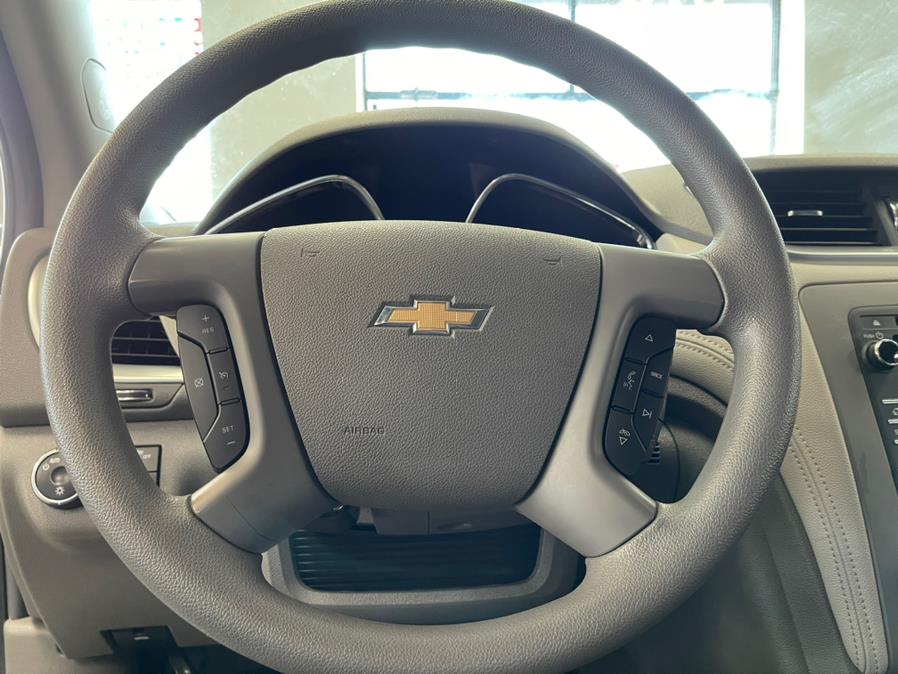 Used Chevrolet Traverse AWD 4dr LS 2016 | 5 Towns Drive. Inwood, New York Used Chevrolet Traverse AWD 4dr LS 2016 | 5 Towns Drive. Inwood, New York