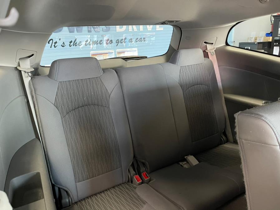 Used Chevrolet Traverse AWD 4dr LS 2016 | 5 Towns Drive. Inwood, New York Used Chevrolet Traverse AWD 4dr LS 2016 | 5 Towns Drive. Inwood, New York