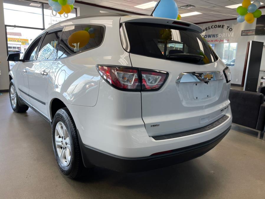 Used Chevrolet Traverse AWD 4dr LS 2016 | 5 Towns Drive. Inwood, New York Used Chevrolet Traverse AWD 4dr LS 2016 | 5 Towns Drive. Inwood, New York