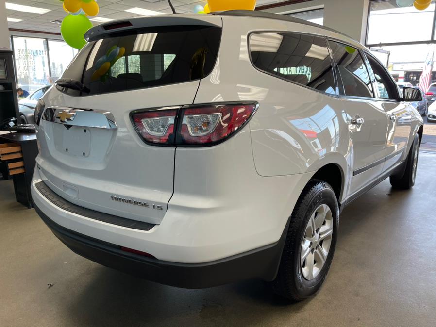 Used Chevrolet Traverse AWD 4dr LS 2016 | 5 Towns Drive. Inwood, New York Used Chevrolet Traverse AWD 4dr LS 2016 | 5 Towns Drive. Inwood, New York