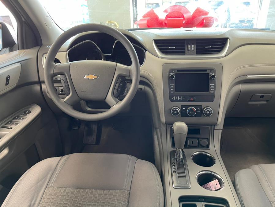 Used Chevrolet Traverse AWD 4dr LS 2016 | 5 Towns Drive. Inwood, New York Used Chevrolet Traverse AWD 4dr LS 2016 | 5 Towns Drive. Inwood, New York